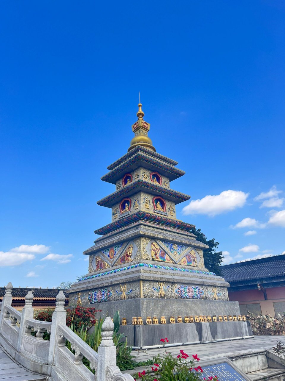 峨眉山大佛寺图片