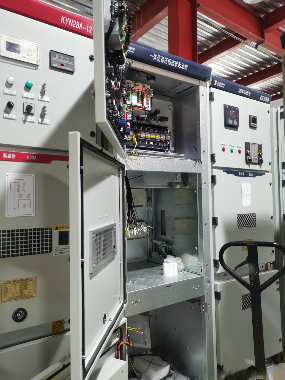 高压电机固态软启动柜如何选配呢?