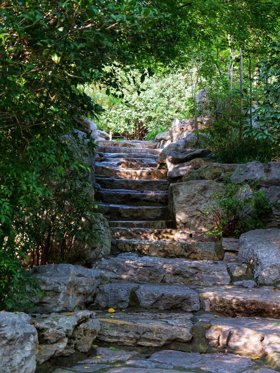 徐州假期好去处|金龙湖宕口公园 假期来到位于宜家旁边的金龙湖风景区
