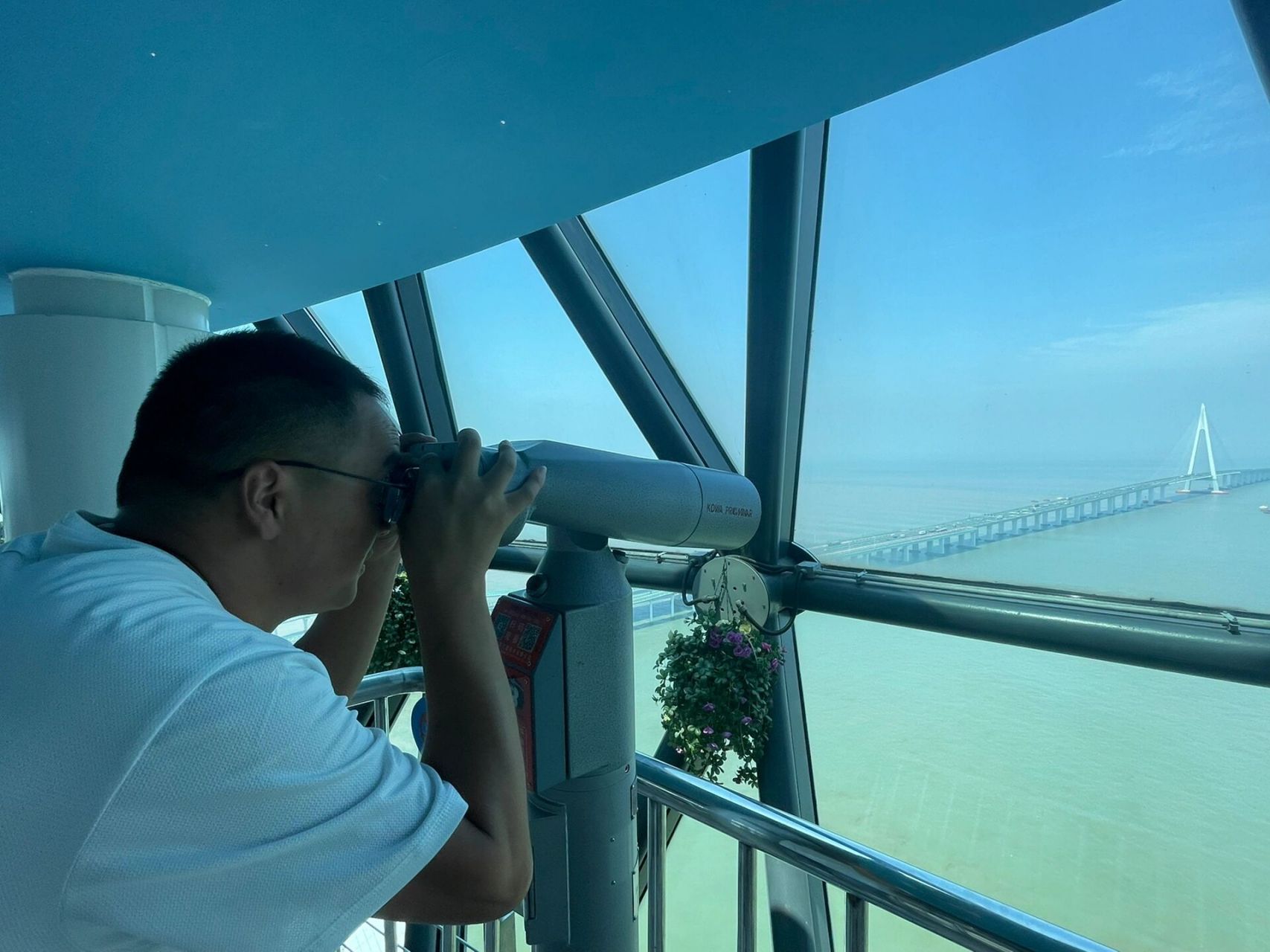 海天一洲八十块钱门票值不值 舟山返程路过杭州湾跨海大桥一侧的海天