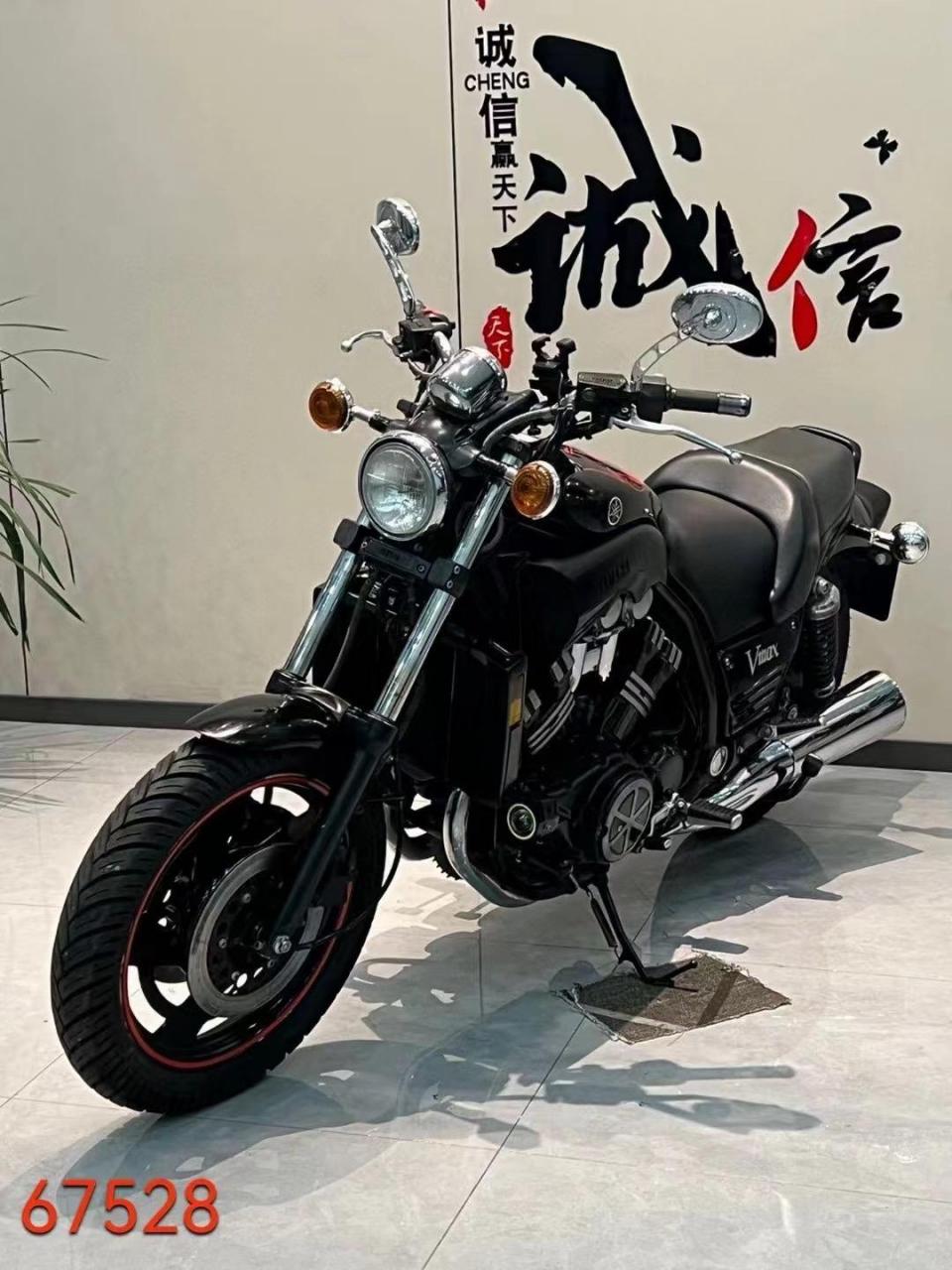 雅马哈大魔鬼 vmax1200 .轴传动肌肉戰车成色漂亮 机器安静 .
