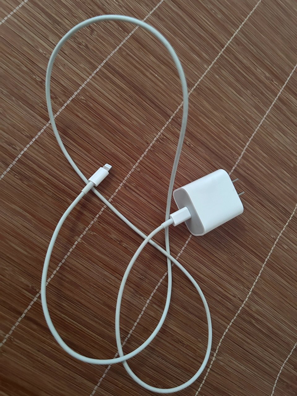 苹果为什么充不进电(苹果为什么被咬了一口)