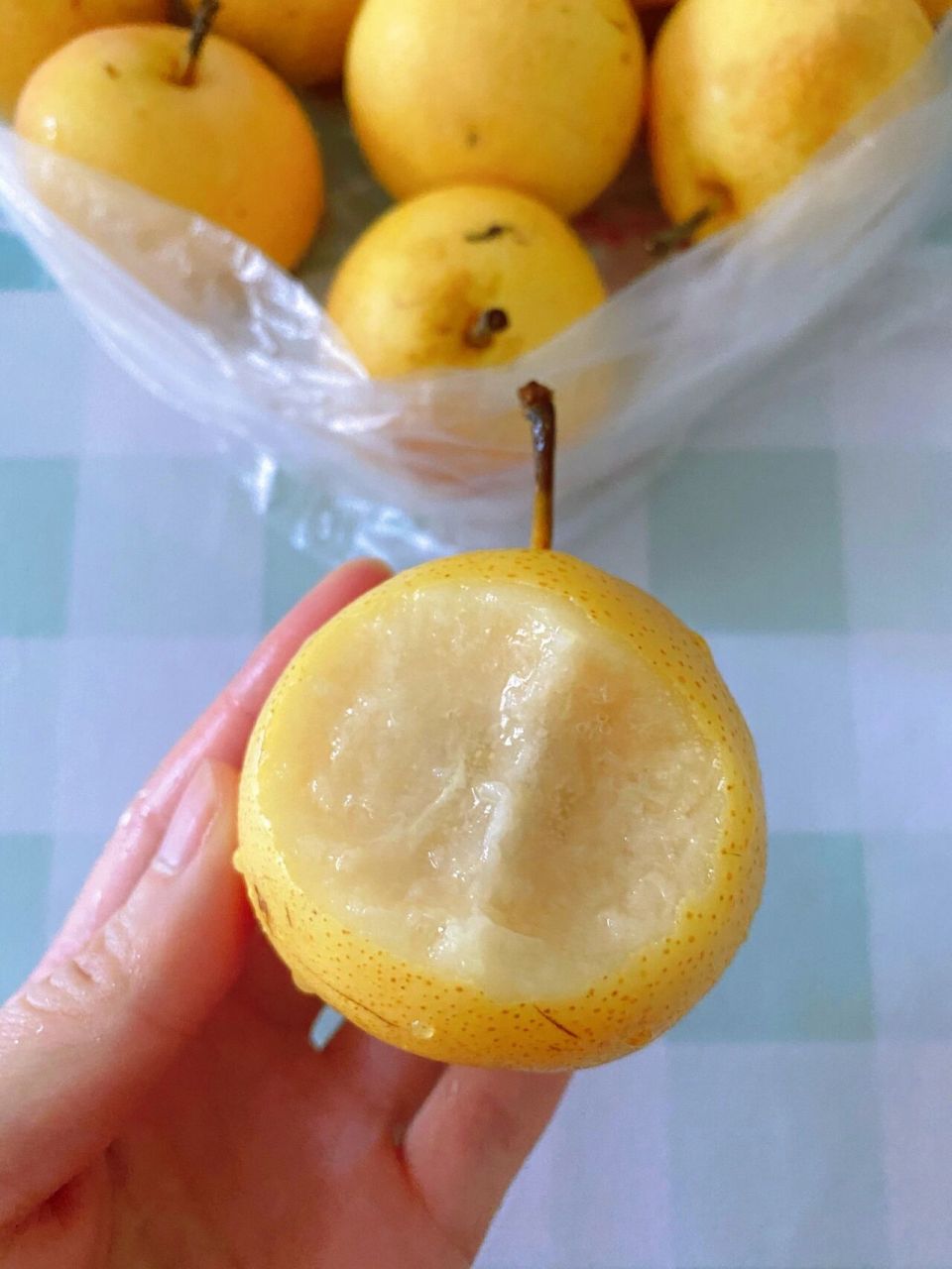 粉粉嫩嫩又沙甜的漂亮梨子入秋啦! 东北特产! !介玩意叫南果梨!