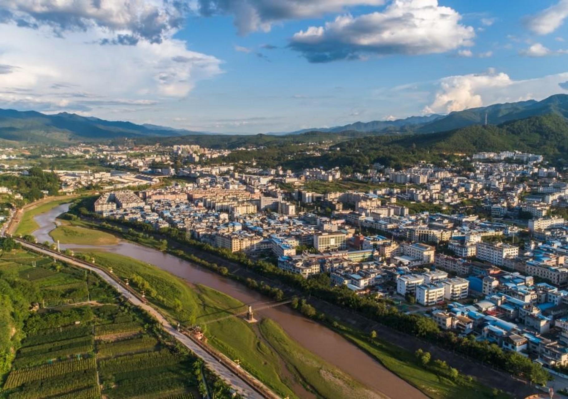 县城整治医药腐败403人主动退赃  云南省普洱市景东县整治医疗腐败,全