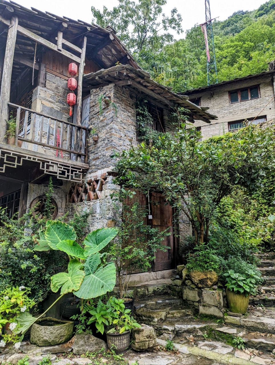 贵州安顺 云峰屯堡云山屯 贵州省安顺市西秀区的云峰屯堡,也是明代四