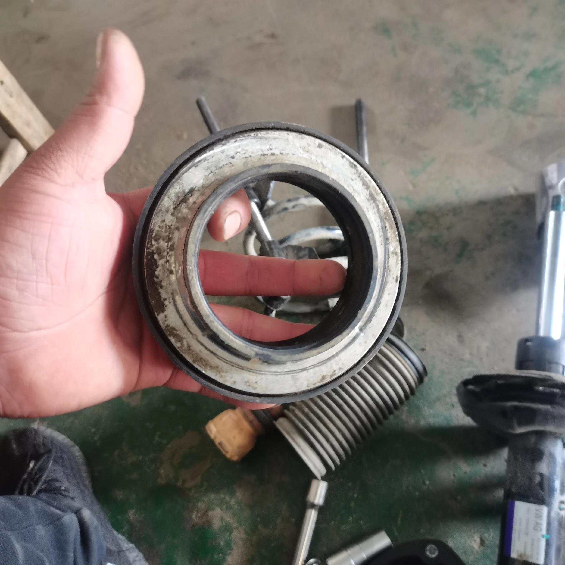 途观l异响更换压力轴承