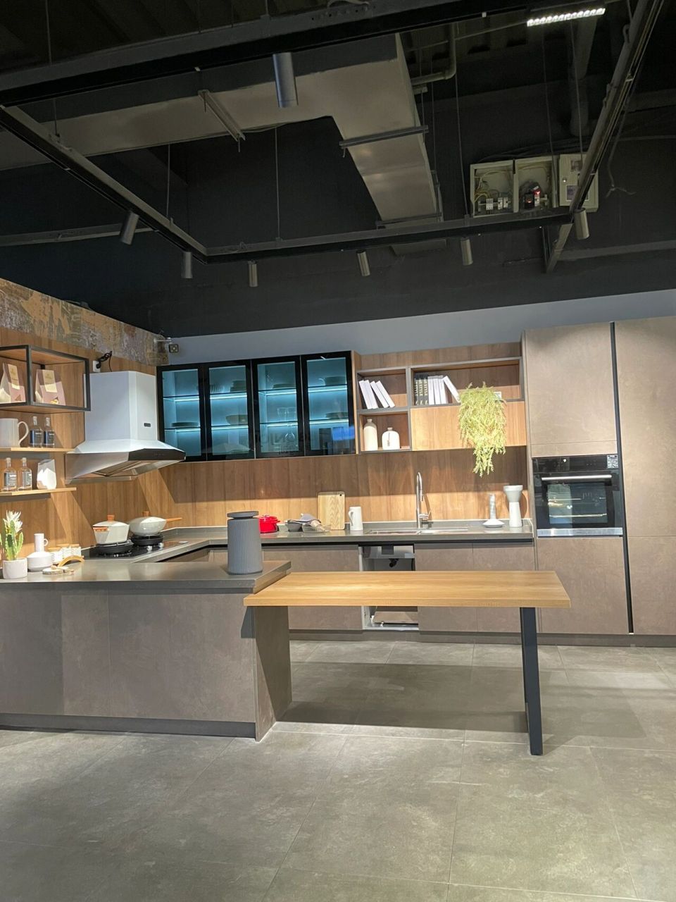 索菲亚司米橱柜 法国司米橱柜,诞生于1934年,有89年的历史,2014年