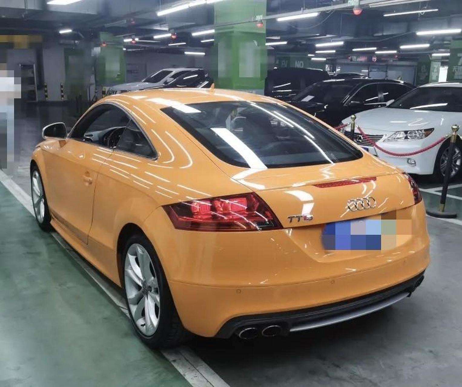 8万块就能买一辆奥迪跑车,买来送女朋友.