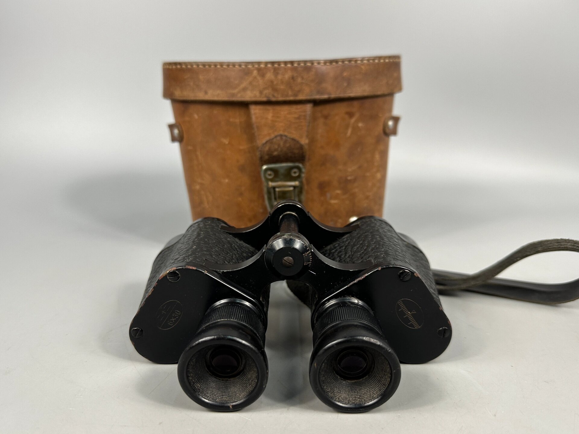 中国第一具军用望远镜 二十二6x30