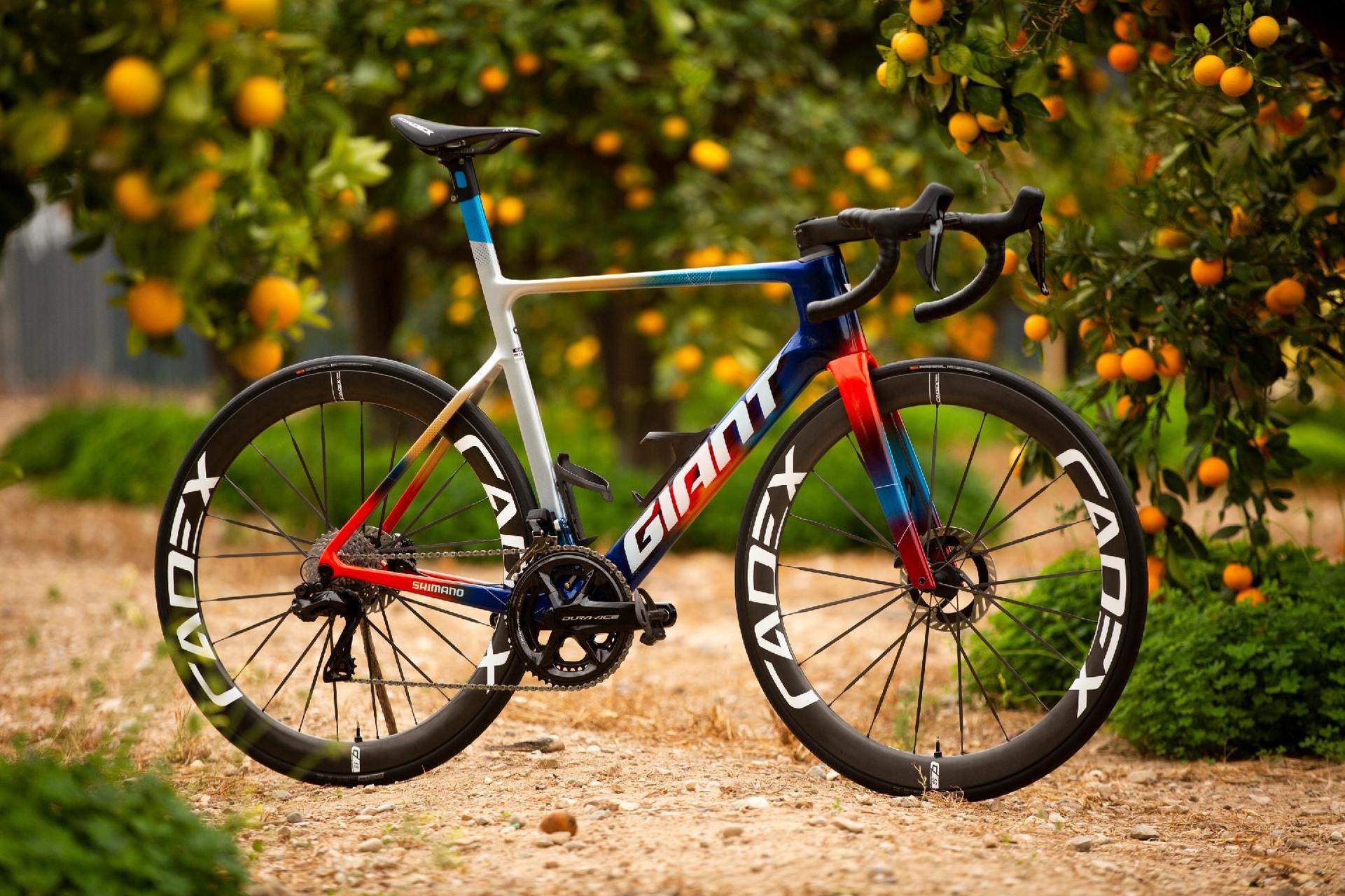 捷安特/cadex碳纤维顶级轮组 动态平衡编轮技术(dbl) 无钩轮圈设计