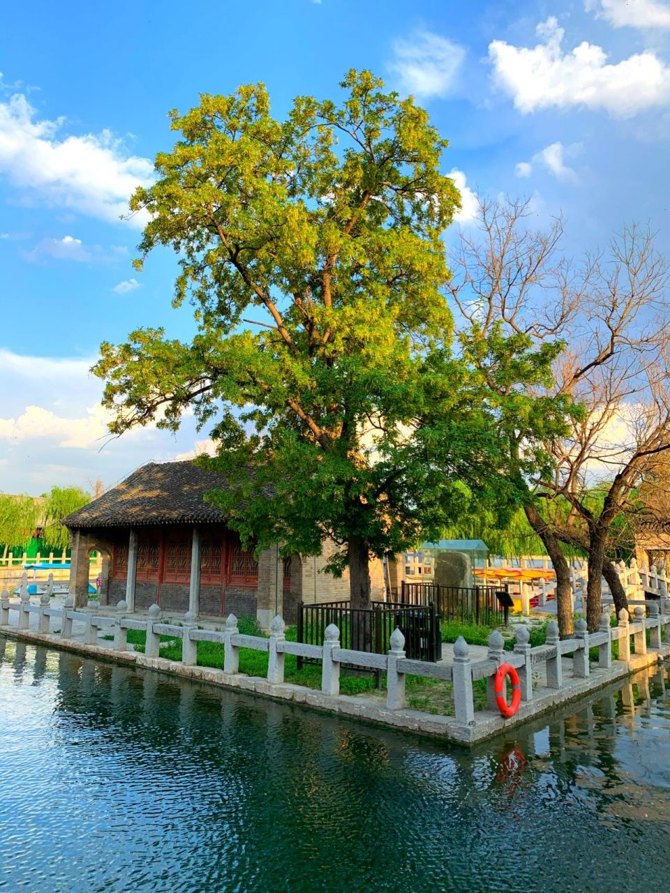 辉县百泉～北国小西湖 96辉县境内,百泉景区是首屈一指的旅游景点!