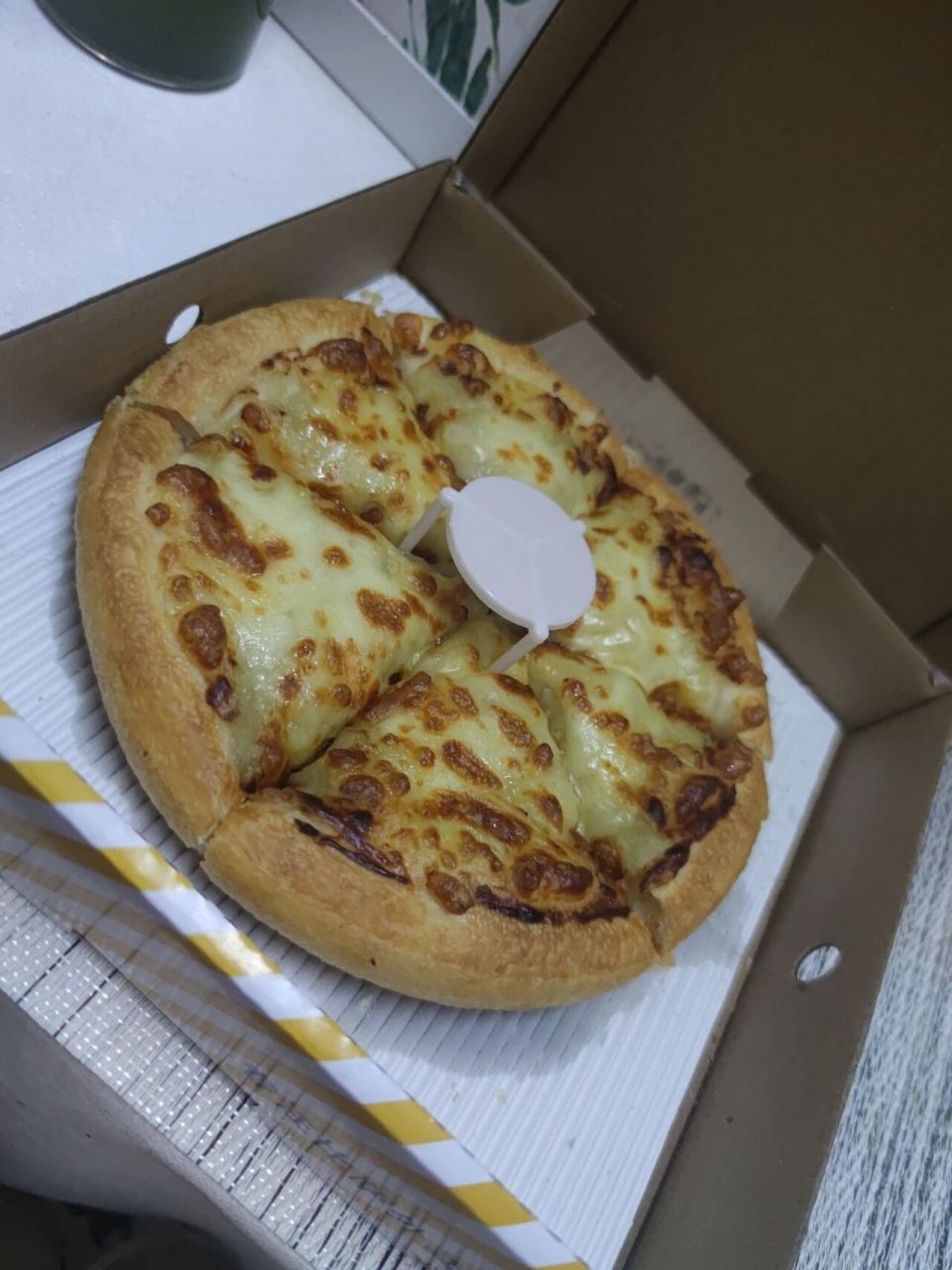 一个八寸的榴莲披萨热量有多少呀?