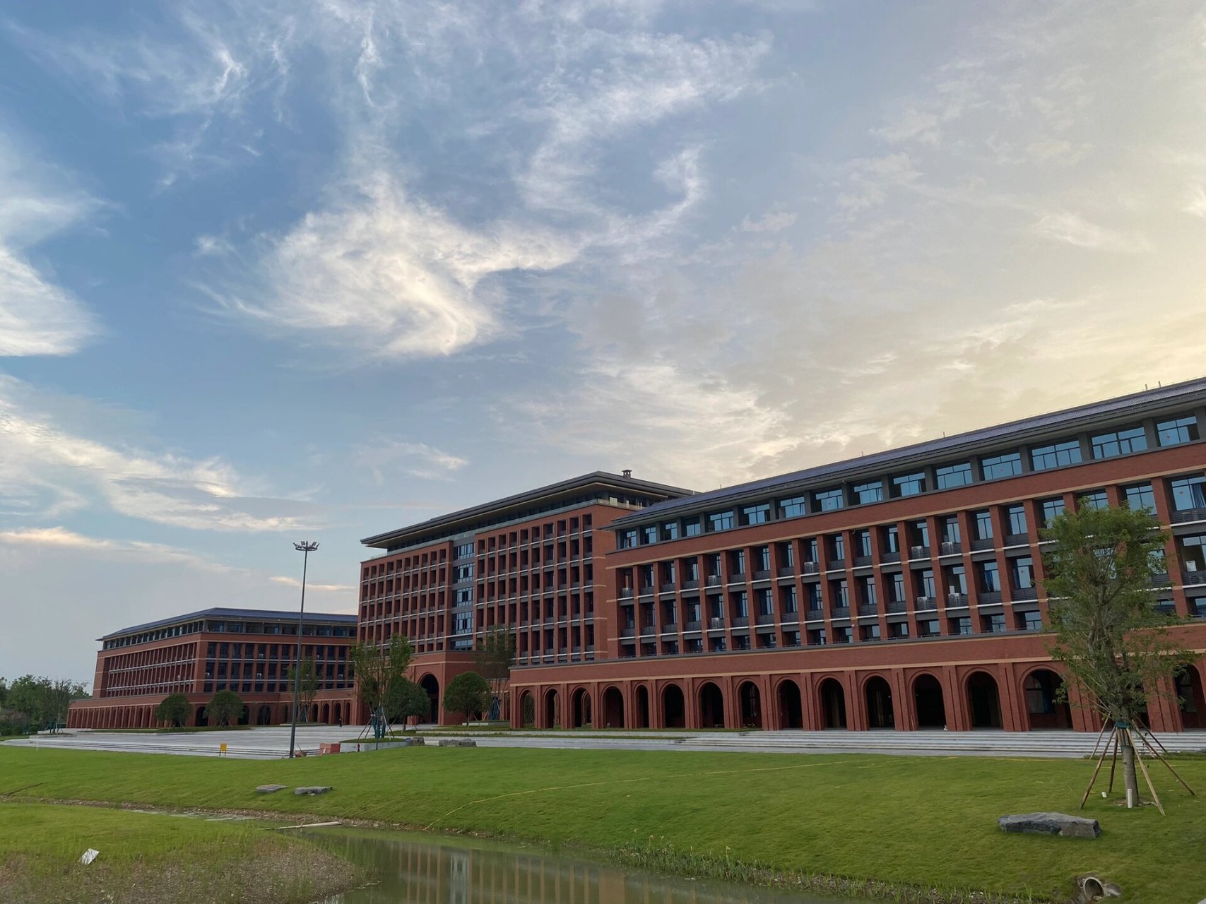 桂林信息科技学院   桂林信息科技学院校园(校园建设中拍摄的)