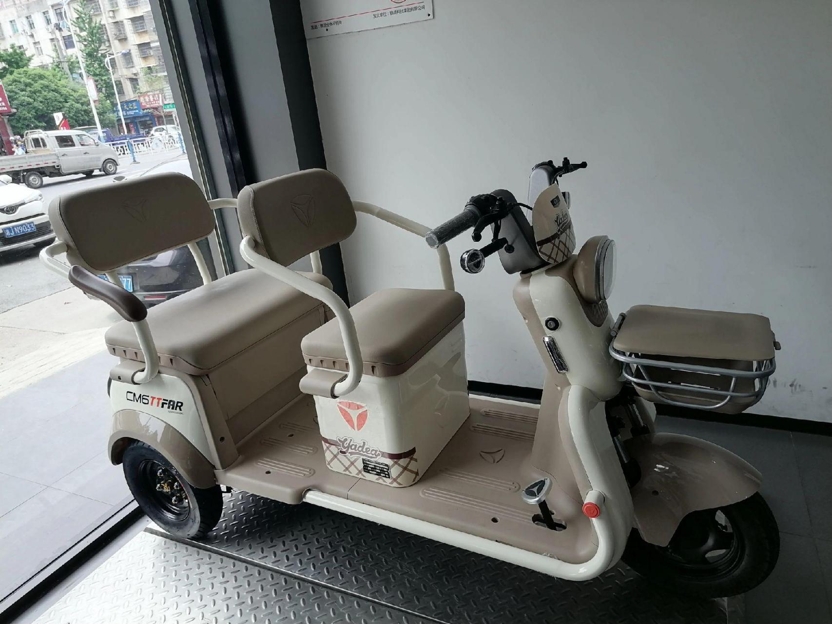 雅迪小三轮车,更高端的老年人的代步车到货啦