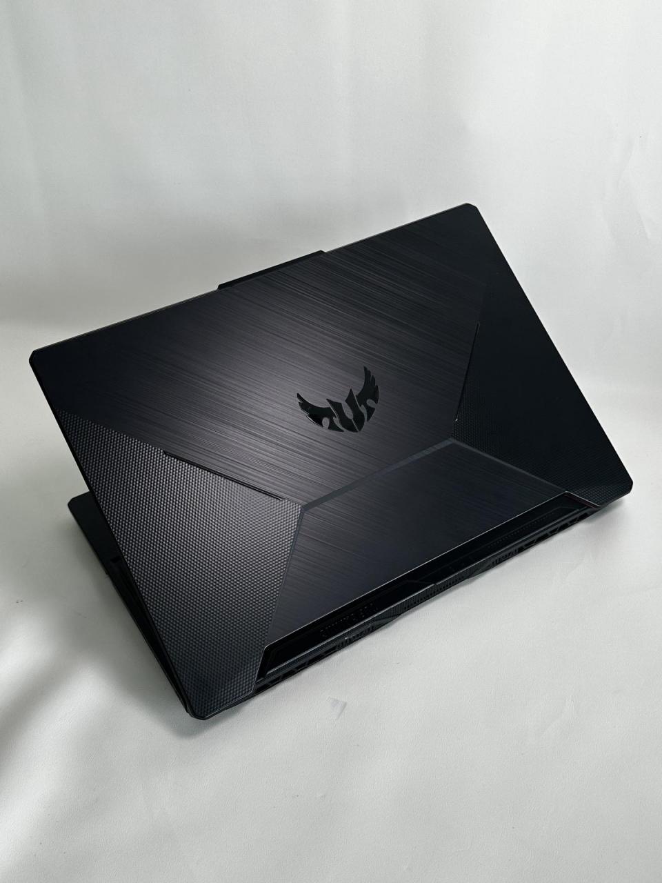 华硕飞行堡垒8/i7-10870h四核/华硕飞行堡垒8/i7-10870h四核/gtx1660