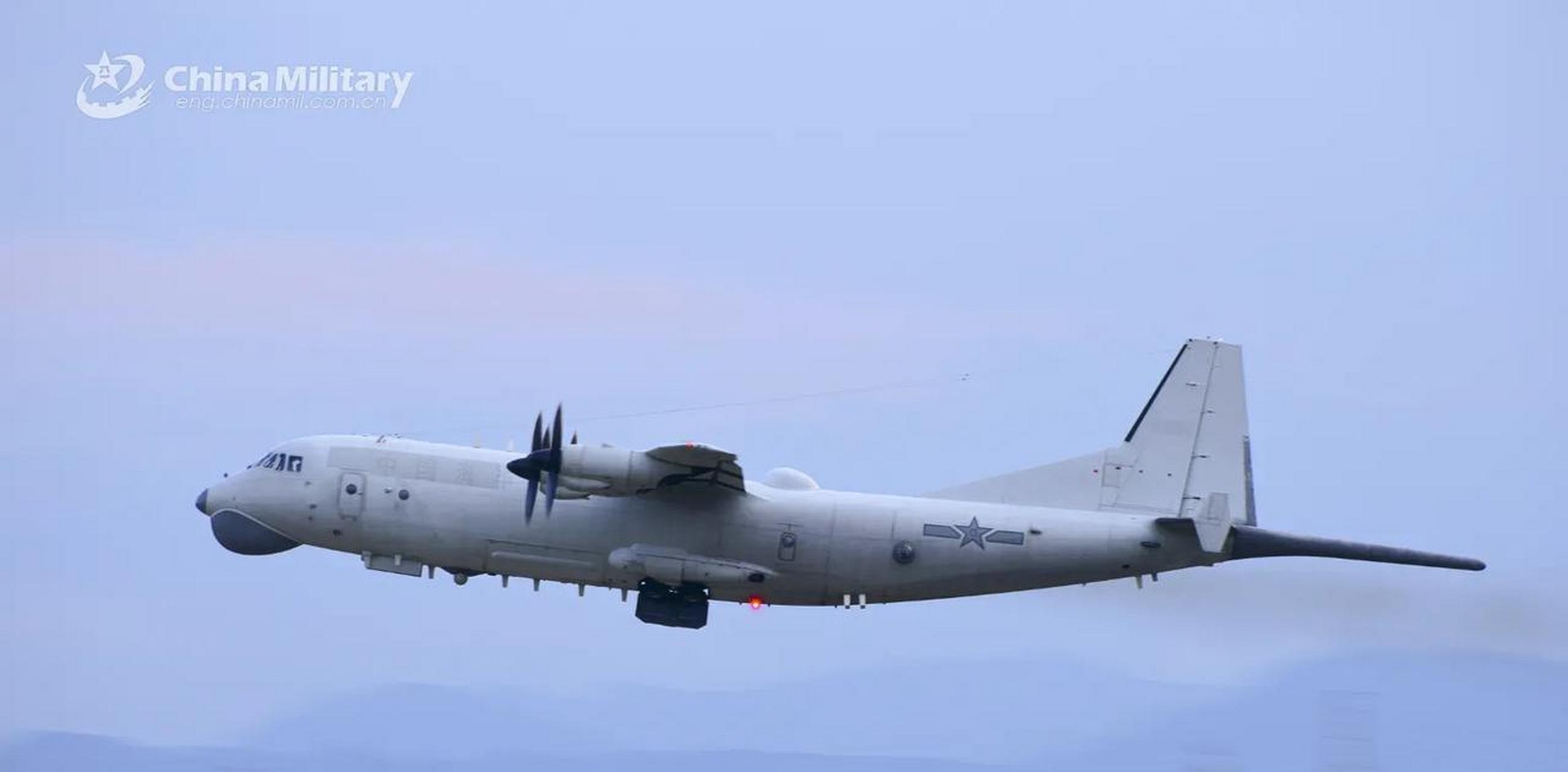 南部战区反潜机训练 (中国军网 供图)