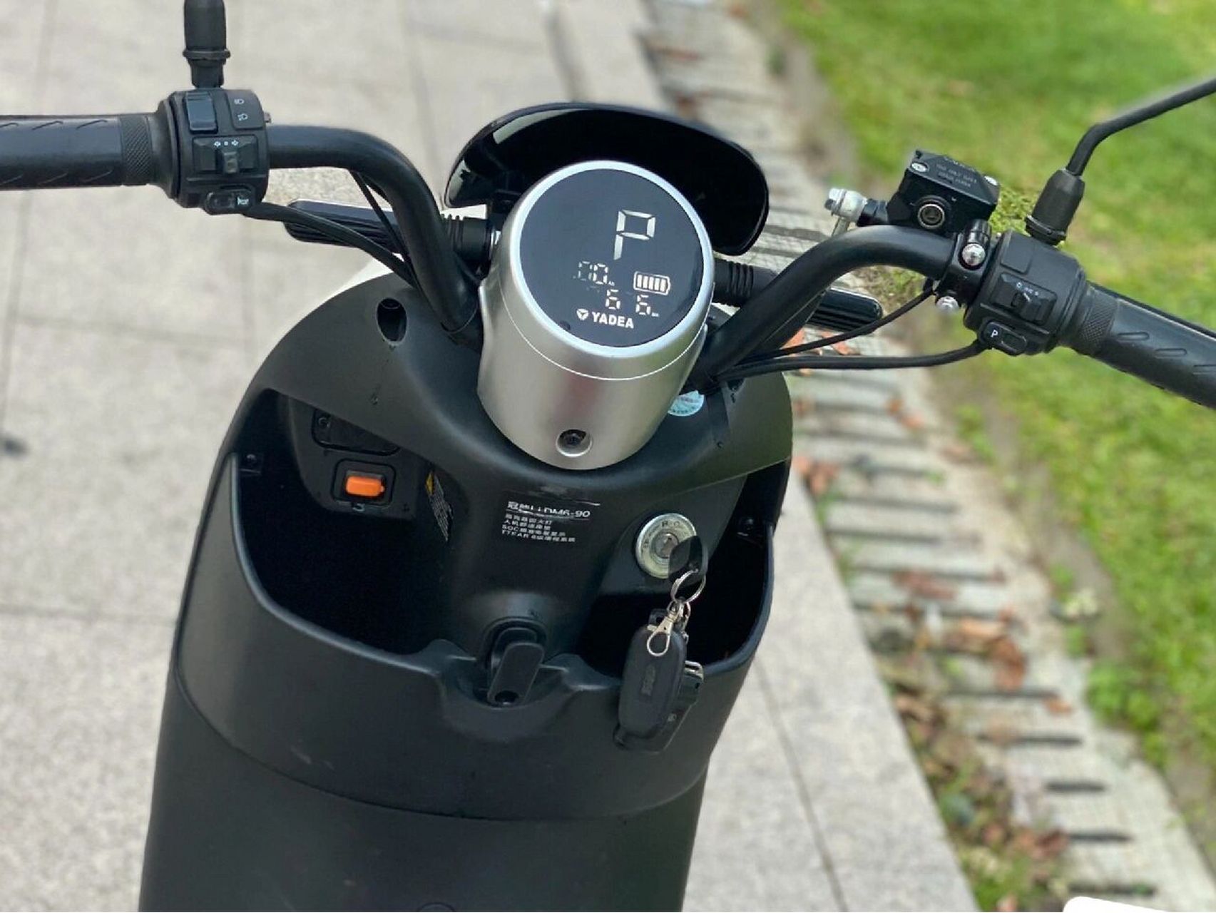 雅迪 全新雅迪冠能dm6s 品质升级,双倍质保 大容量电池   跑得更远更