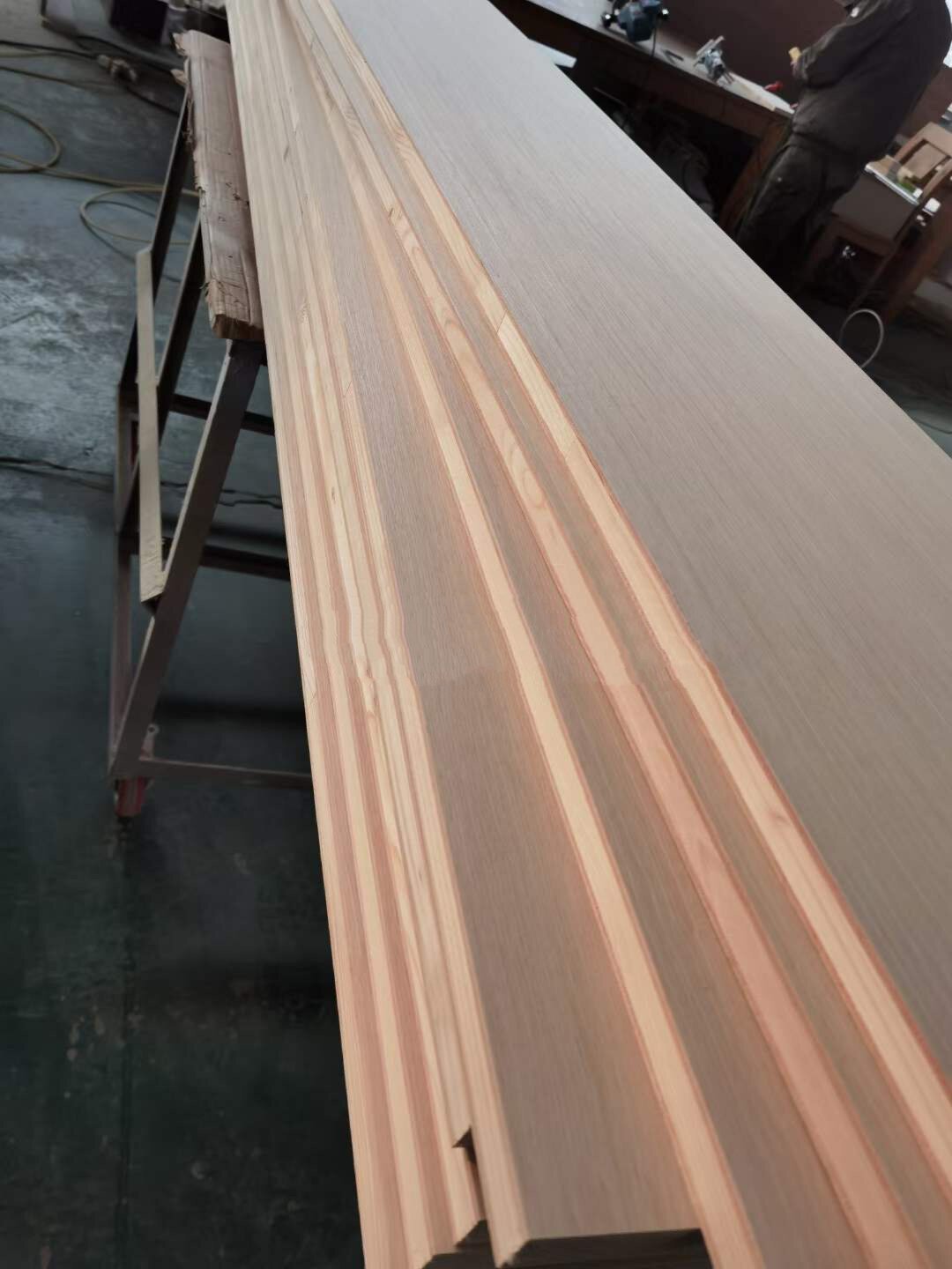 欧洲原装进口三层/五层实木板(云杉板)   原装进口的平板柜门基材.