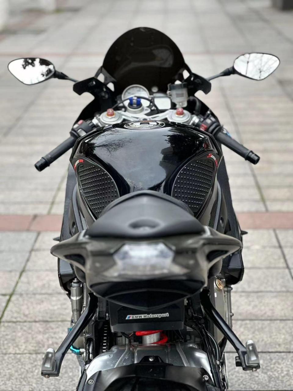 新到极品14年bmw宝马s1000rr abs顶配带电热手把,极品碳版原灯!