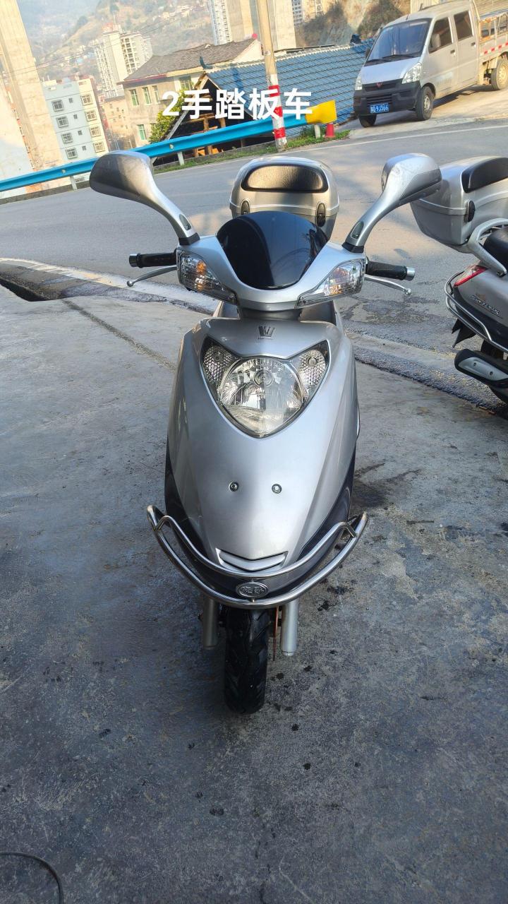 2手豪爵天鹰踏板车,车况很好,价格2000多,看上私聊 二手摩托车