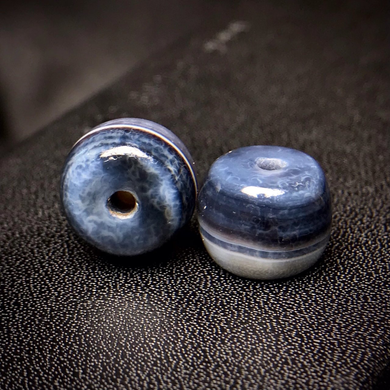 西亚蓝沁一线药师珠,9050/一颗 天然蓝沁玛瑙纹路,像一幅水墨画一样