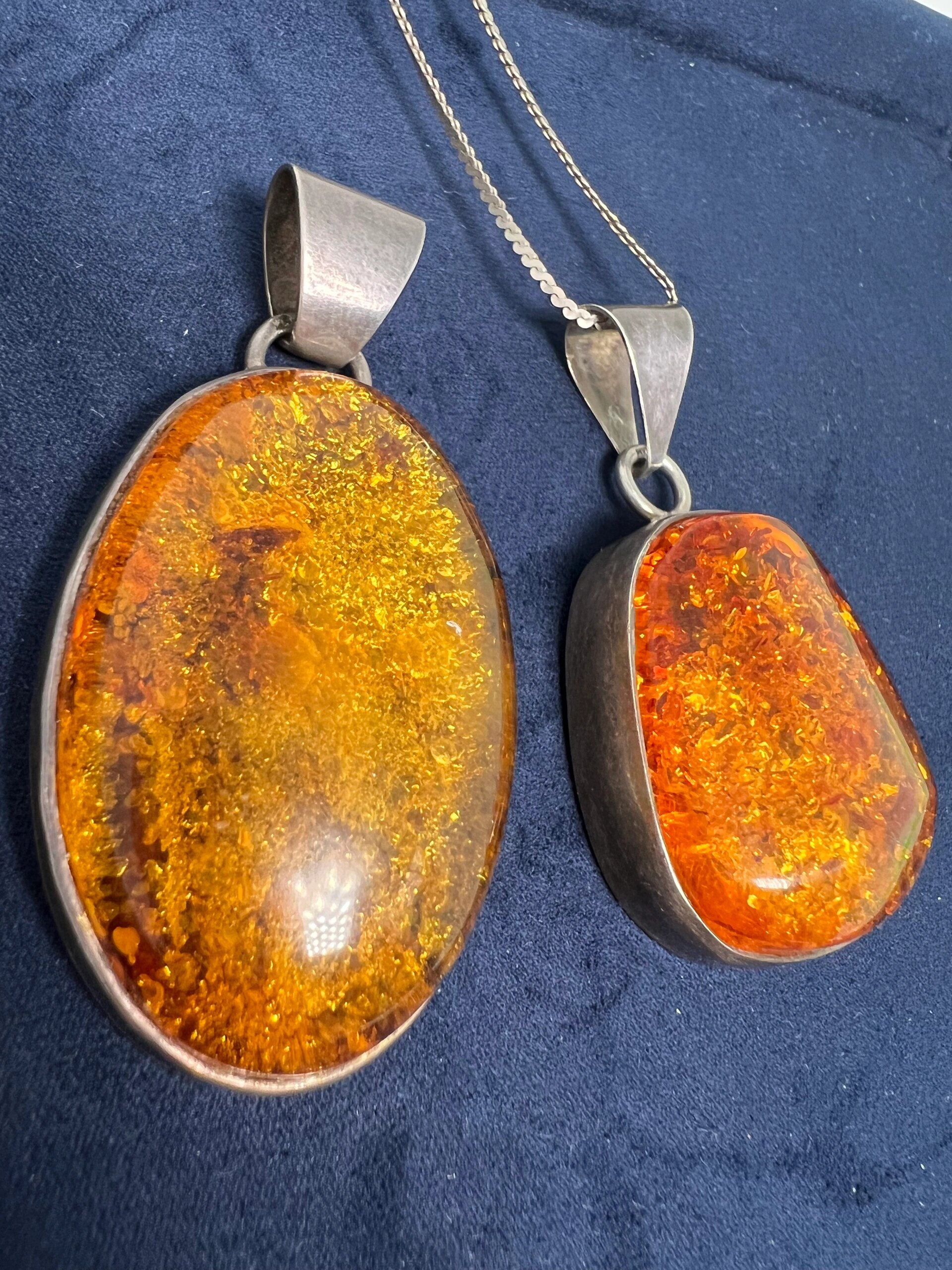 德国中古老琥珀珠宝,哪种品类最好你知道吗?