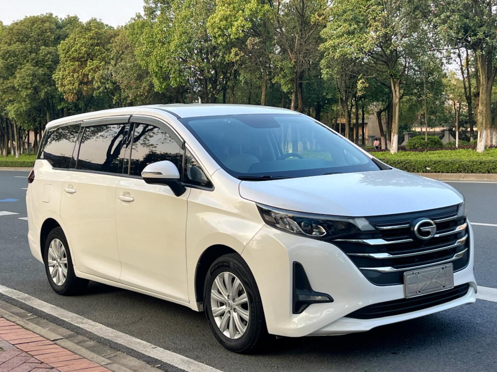 新到极品商务车,广汽传祺gm6 ,7座精英版,1.