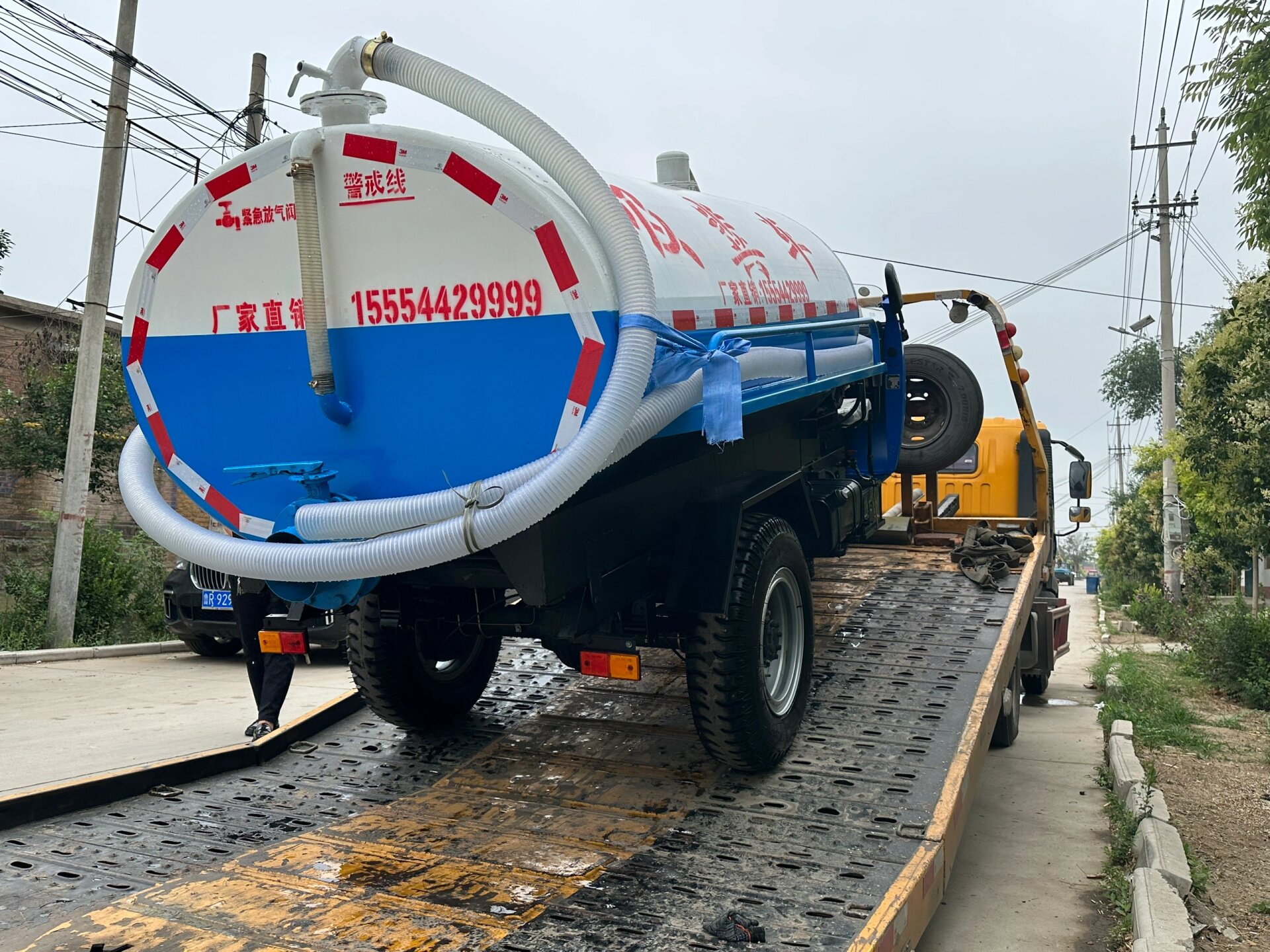 农村小型抽粪车,你见过吗@彩彩说车的动态