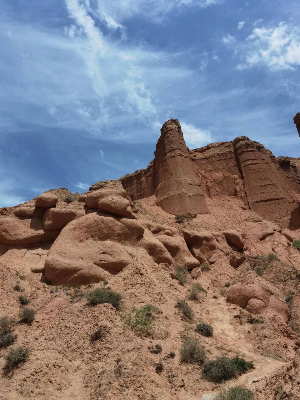 贵德国家地质公园 贵德国家地质公园是白垩纪至第三纪红色砂砾岩层