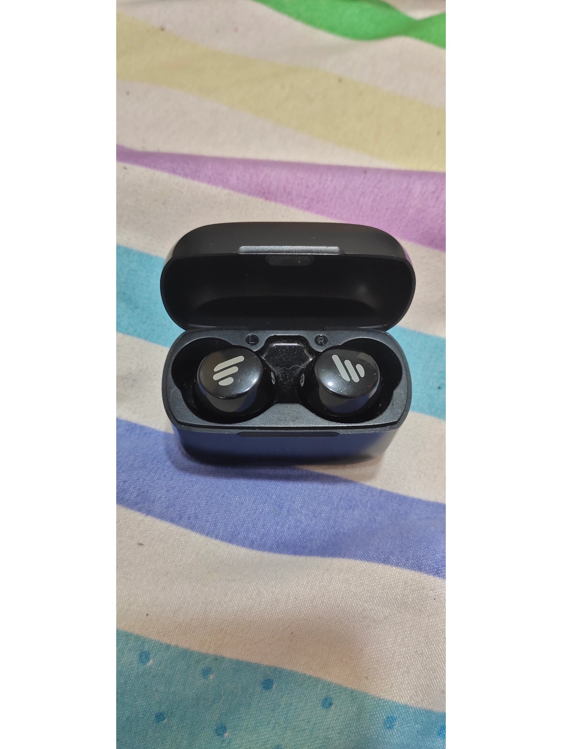 漫步者tws1 经典版配对串联方法