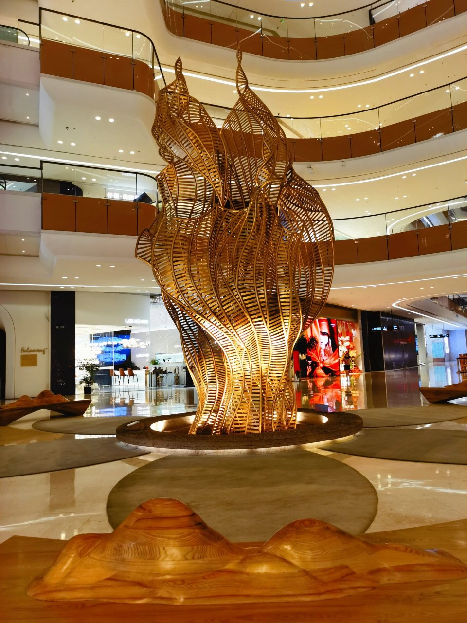 古镇灯饰丨华艺广场 中山市古镇,是闻名国内外的"中国灯饰之都".