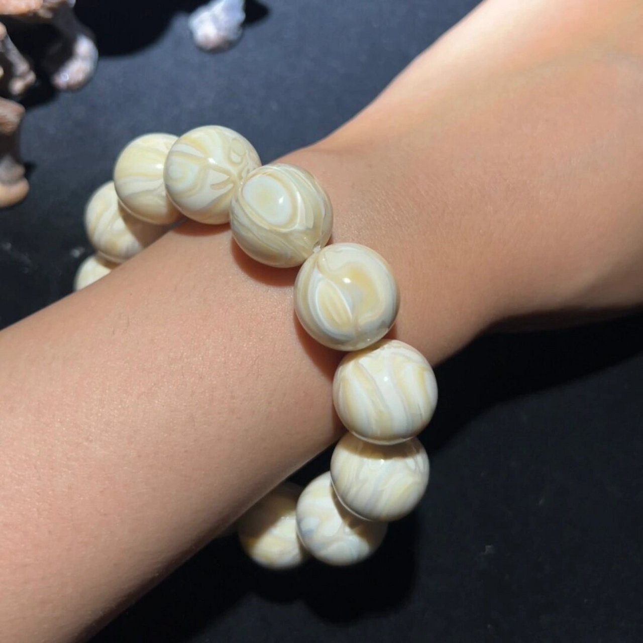 鹤天珠手串|选用天然骆驼臼齿制作而成 鹤天手法工艺从日本远古流传至