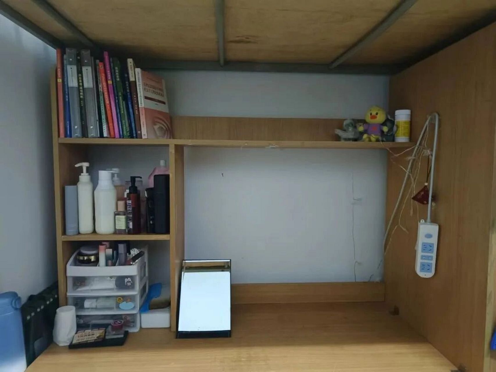 一名作为一名银川能源学院的大学生,我们都拥有另外一个"家"——宿舍