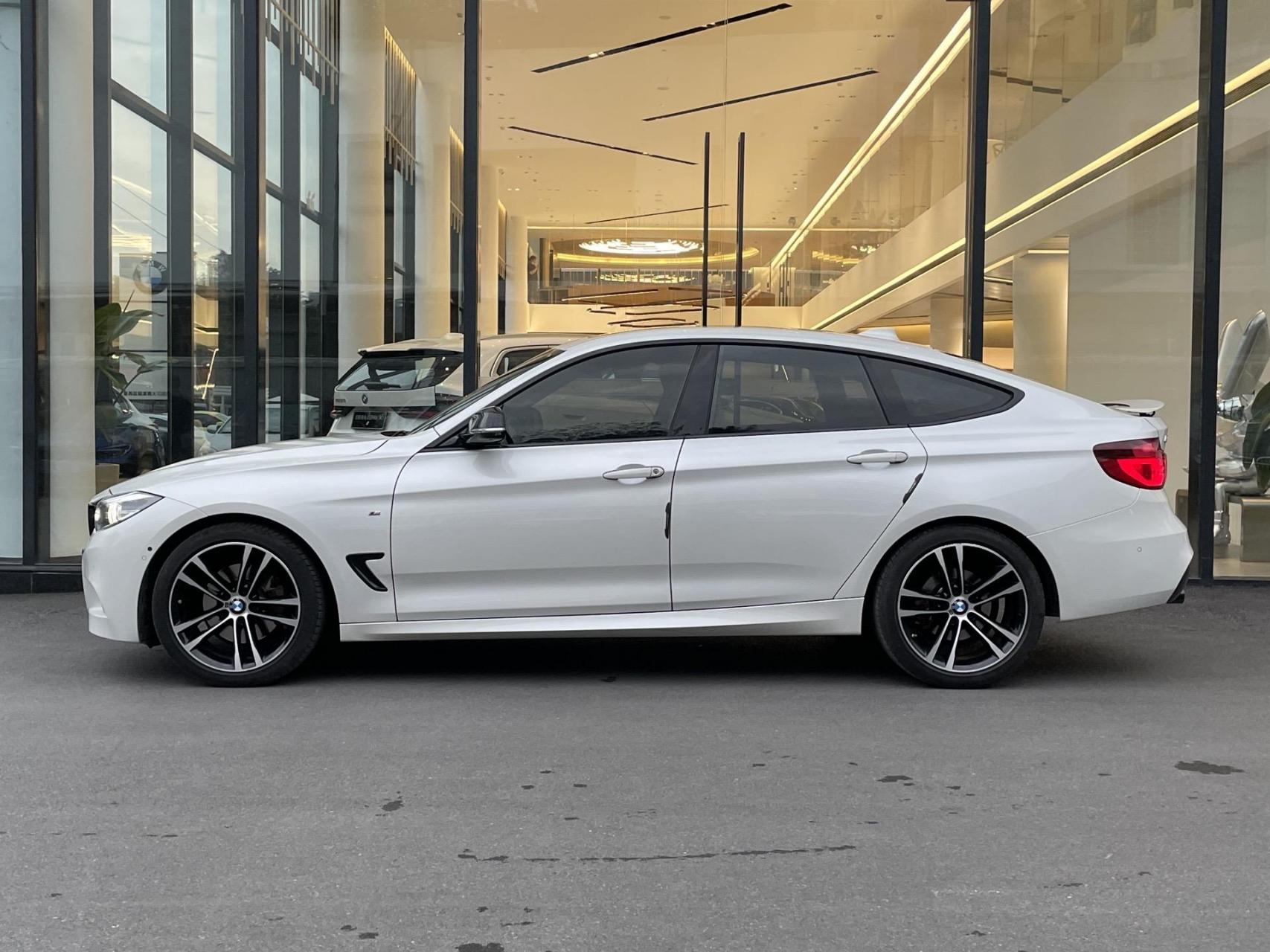 明盘:2490 【车型】2020款 宝马3系gt 330im运动曜夜  【上牌】2021