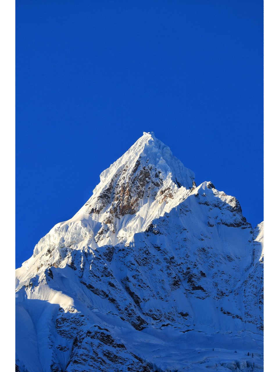 梅里雪山日照金山 特写高清竖屏 梅里雪山日照金山 特写高清竖屏 壁纸