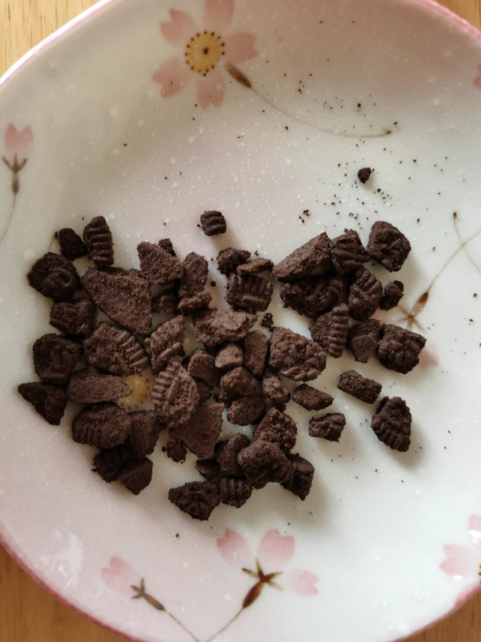 图二:正品,有奥利奥特有的饼干香味,入口酥脆.