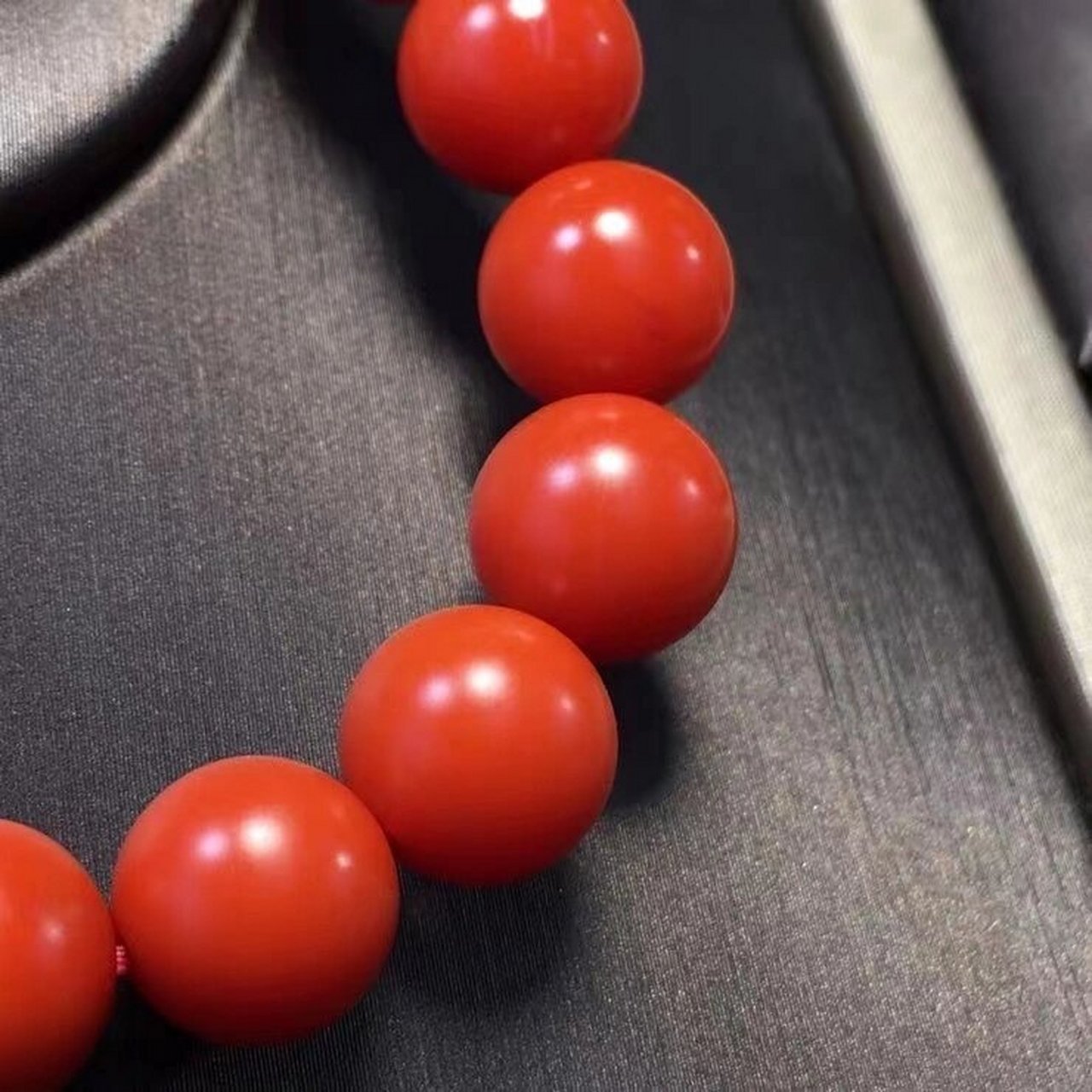 非常干净 仅此两条 收藏极 保山南红滴水洞老料 满色满肉 辣椒红 手串