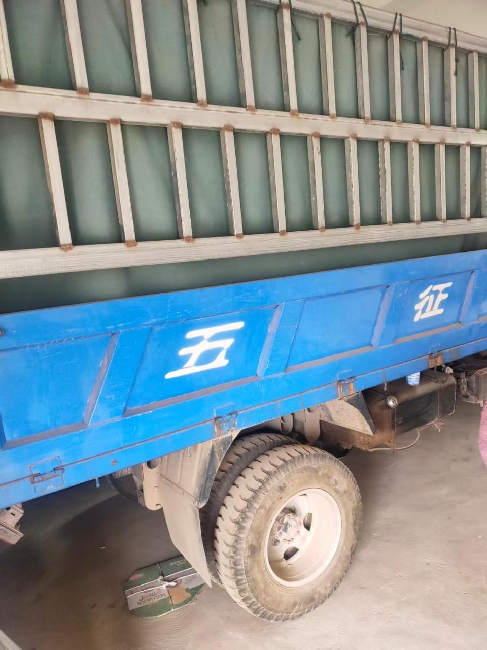 五征六轮,小自卸,装备齐全,无手续,户家要一个多多,需要的联系我农业