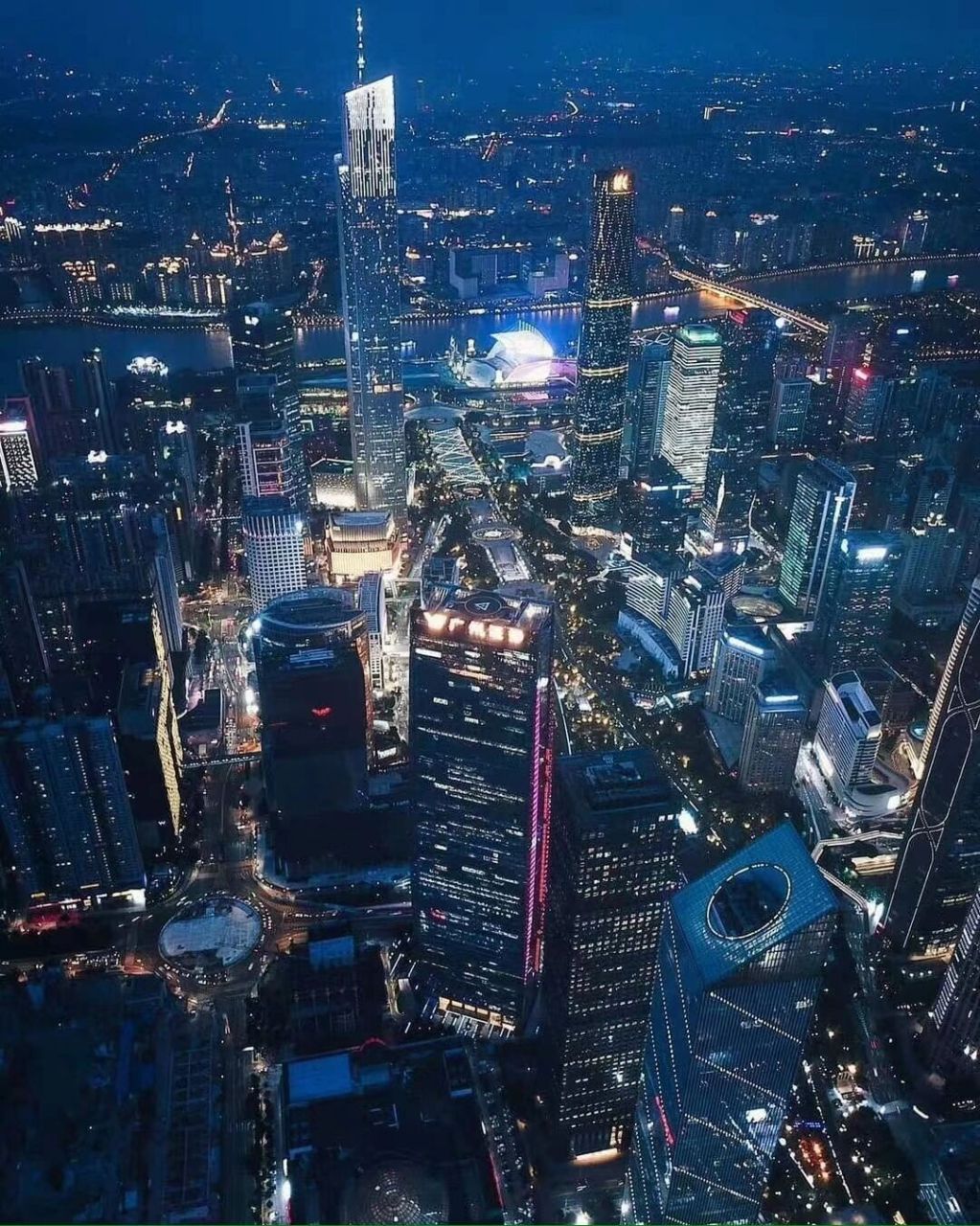广州的九张夜景图片,我留下了四年的青春! 小城市到底不如大城市繁华.
