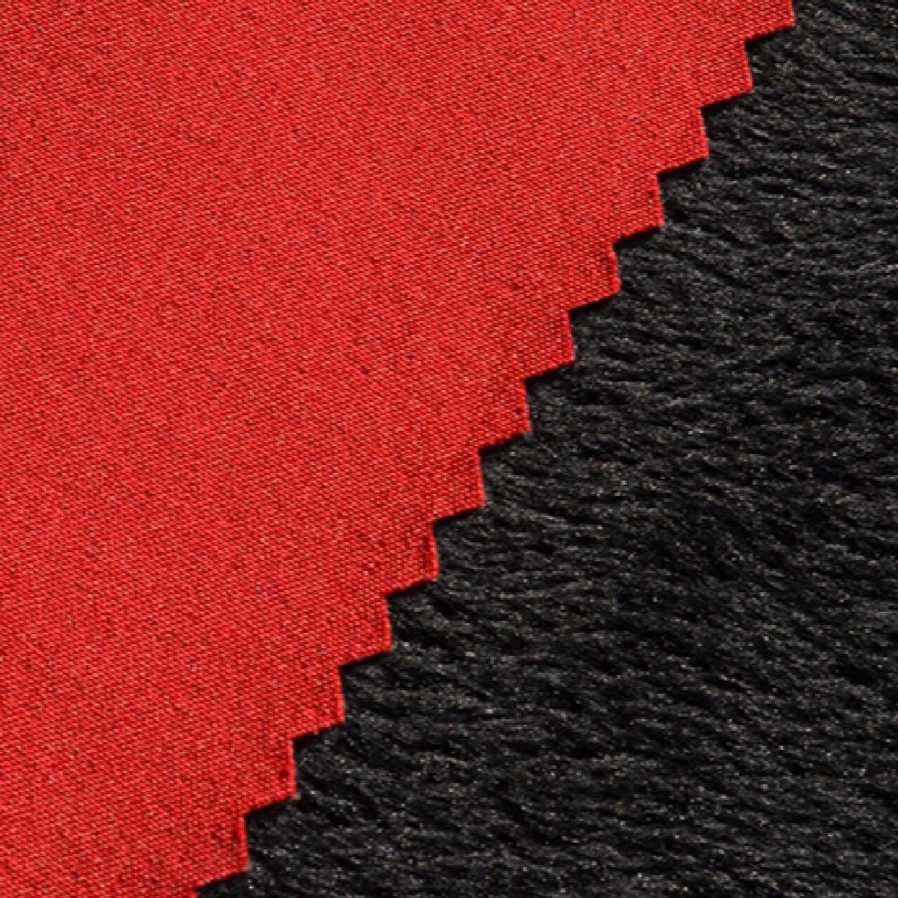 布面起毛,状似裘皮的立绒毛织物,俗称"海虎绒".