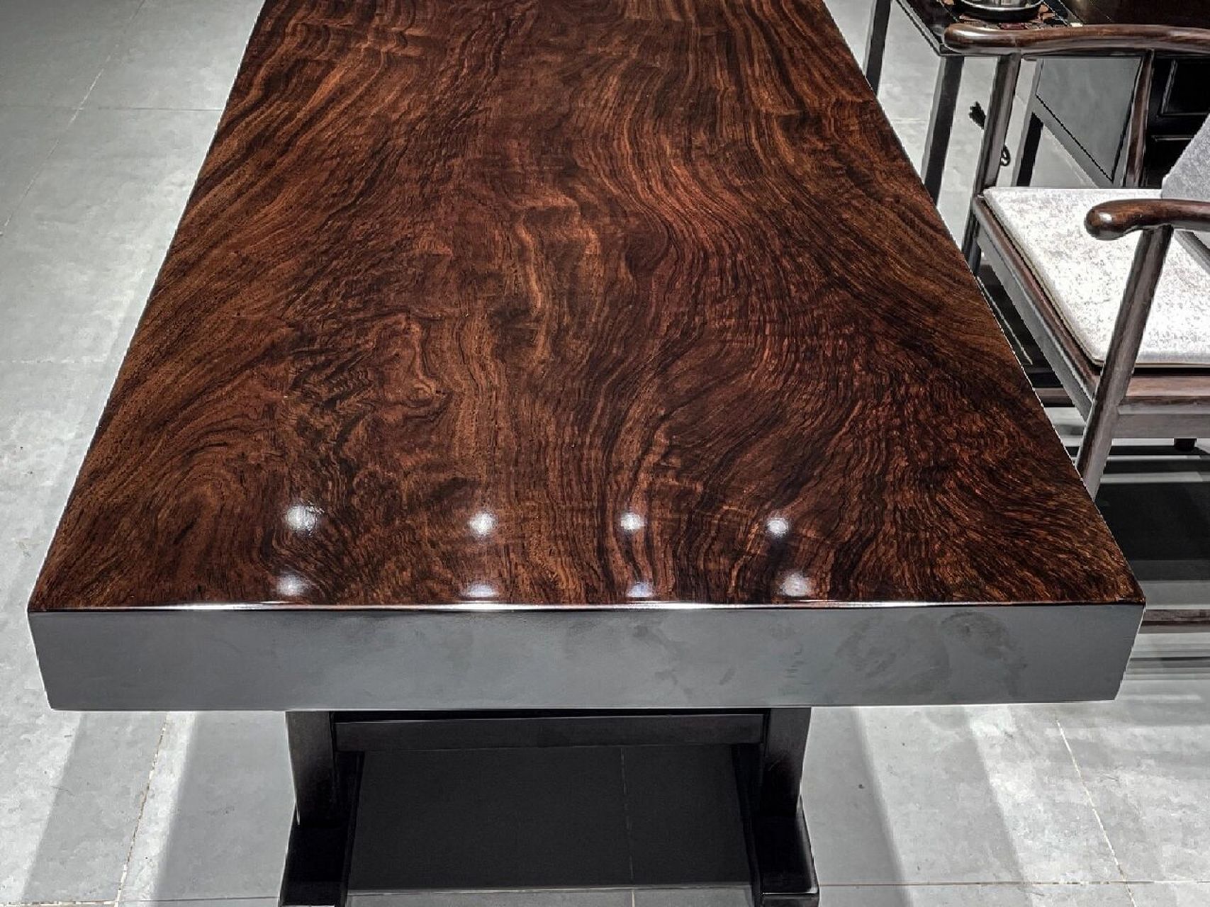 黑檀实木大板桌有哪些坑?