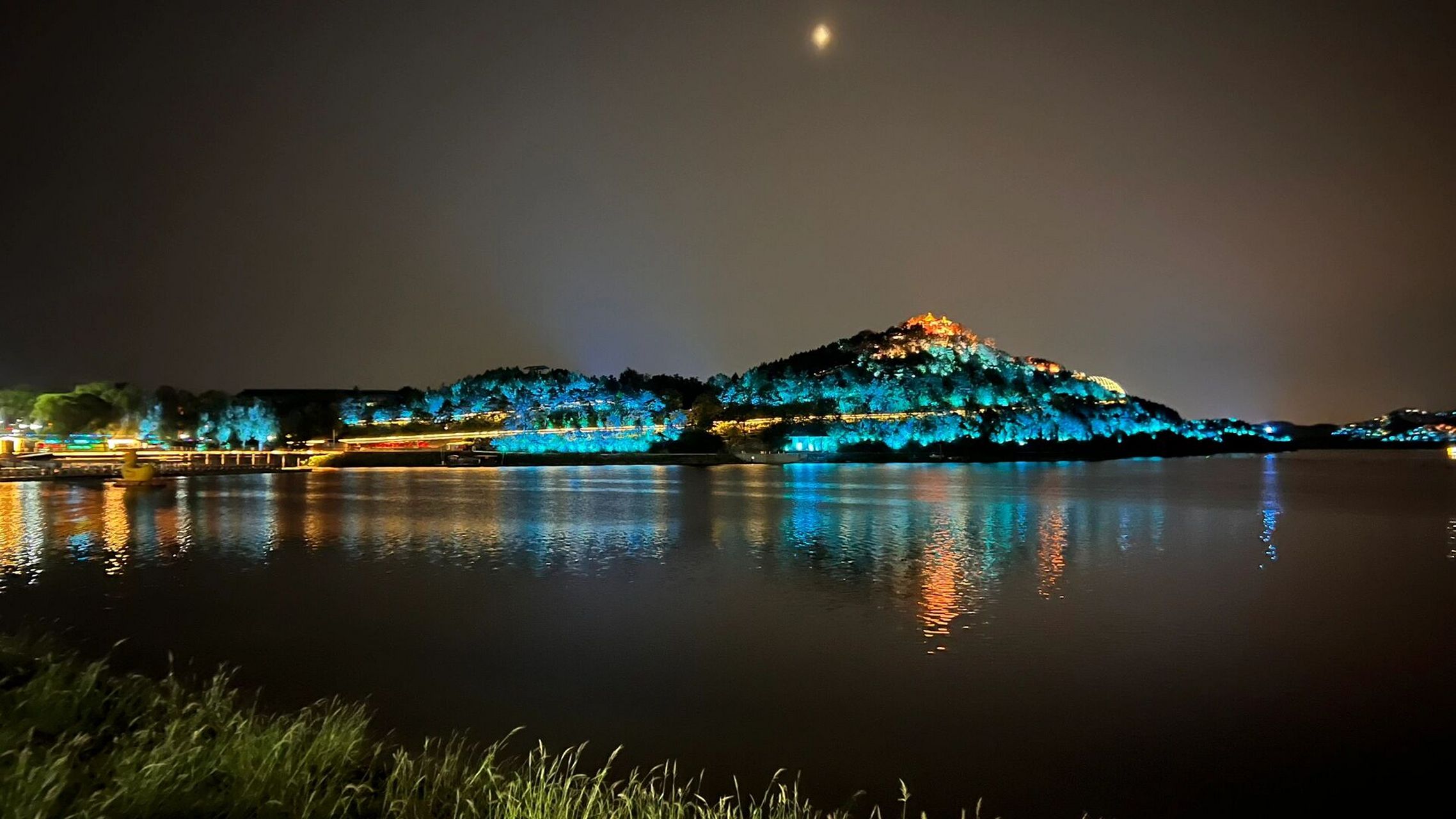 怀柔雁栖湖夜景图片
