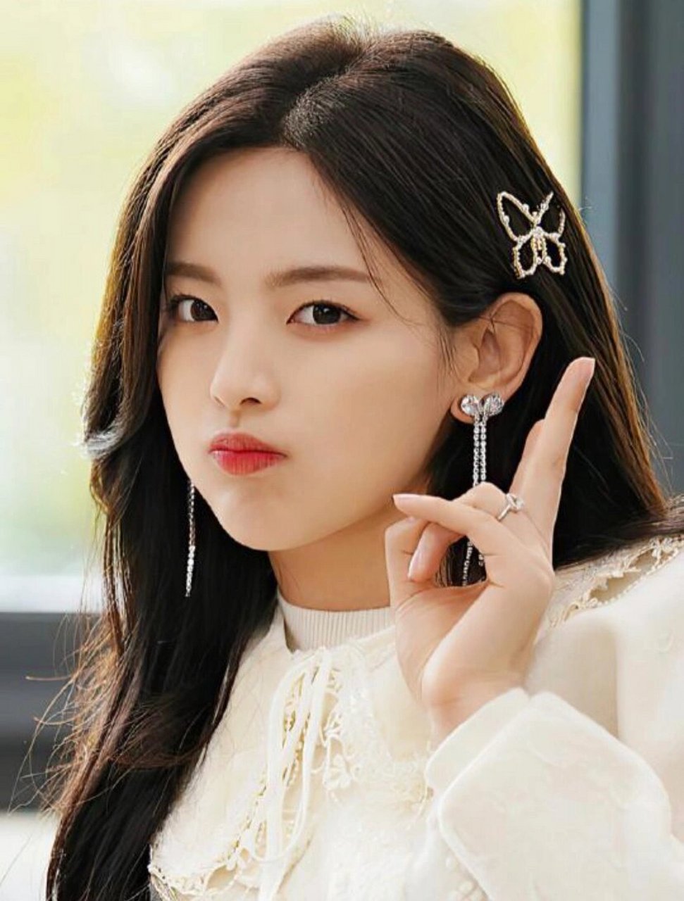 90向杨而生,超越一切90——杨超越 95姓名:杨超越 95英文名