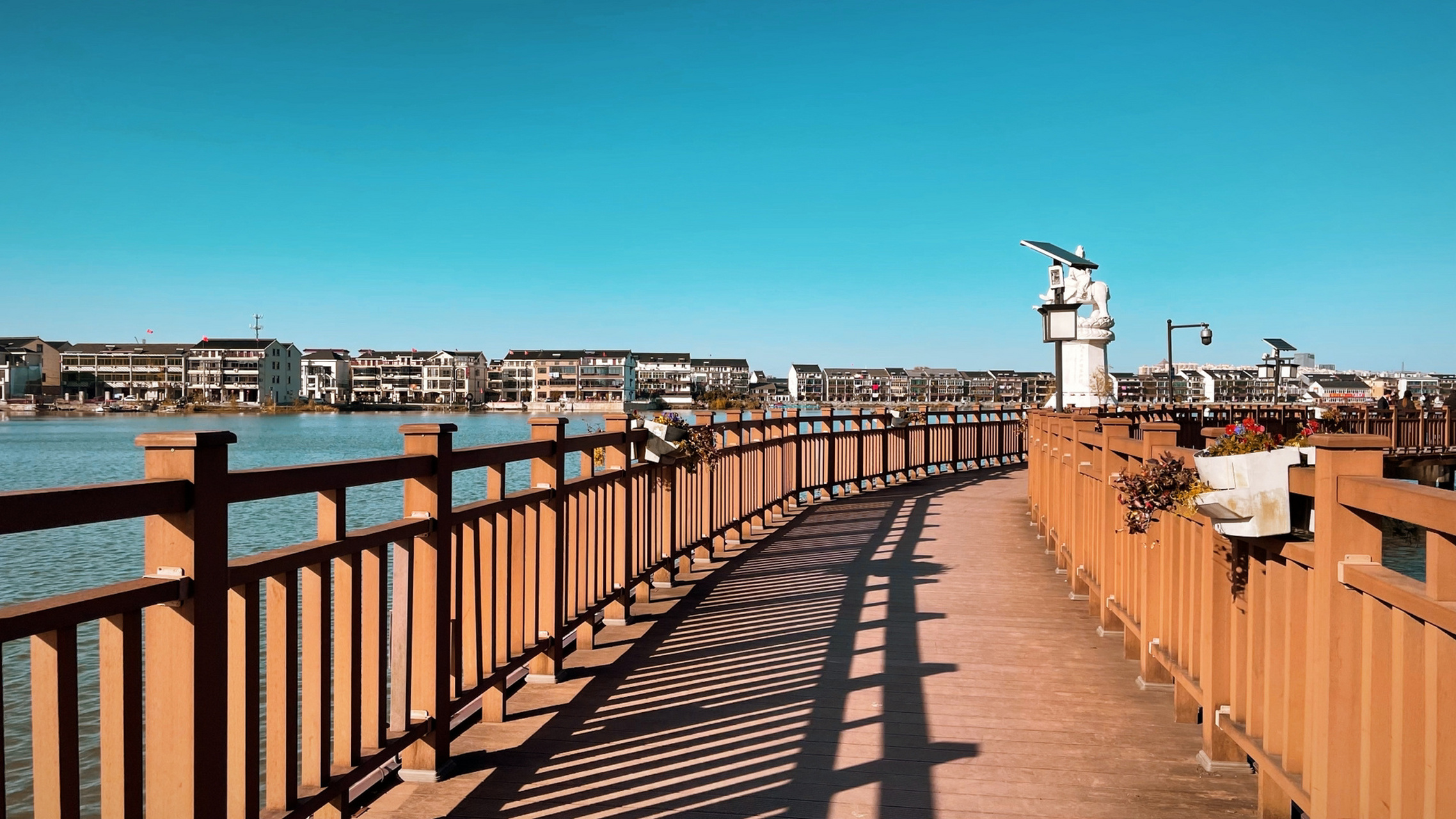 丁山湖 塘栖镇丁山湖湿地地处两个4a级景区中间,塘栖古镇南面1.