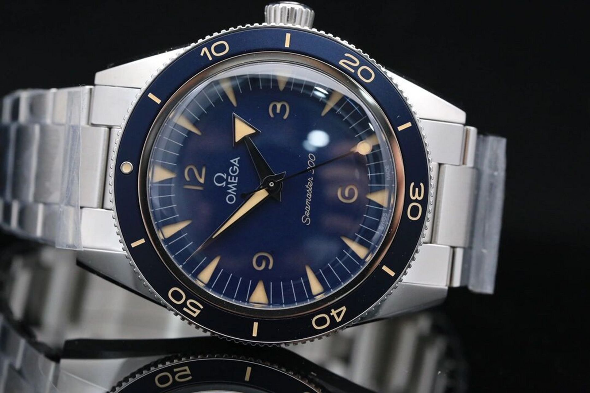 欧米茄海马复古300系列234.30.41.21.03.