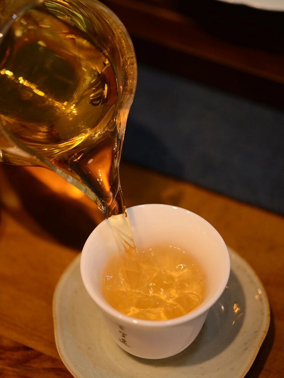 盖碗,玻璃杯,谁才是适合冲泡白茶的茶具?