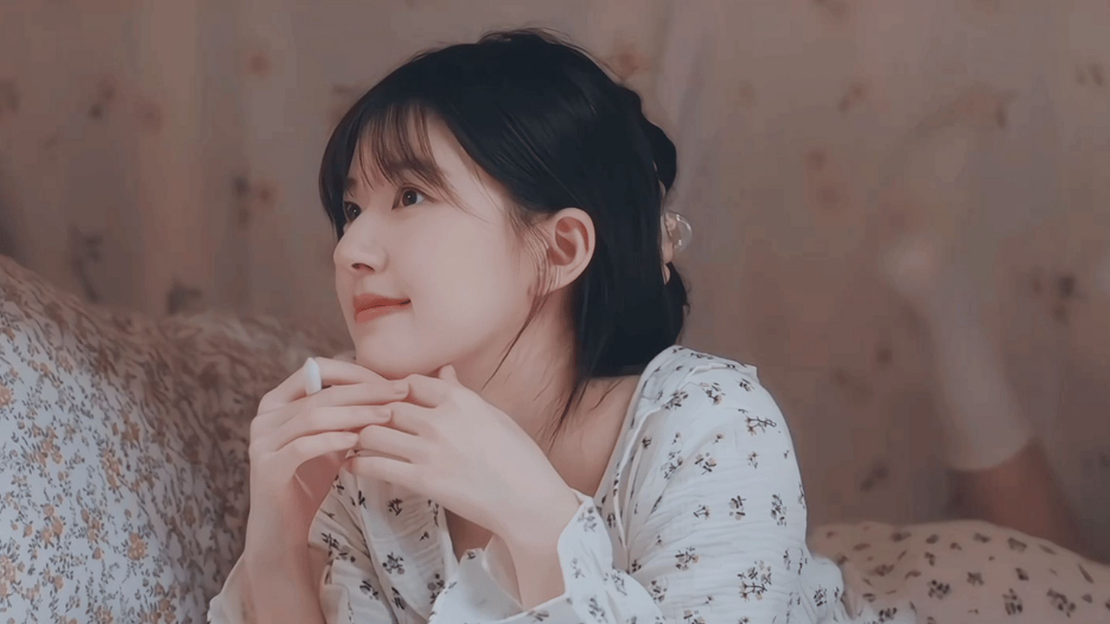 赵露思拍偷偷的时候,竟然才23岁,年轻就应该多演现偶哇,等过了年纪了