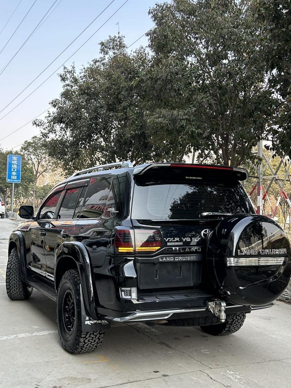 黑武士酷路泽5700.看一下这台大黑蛋怎么样!