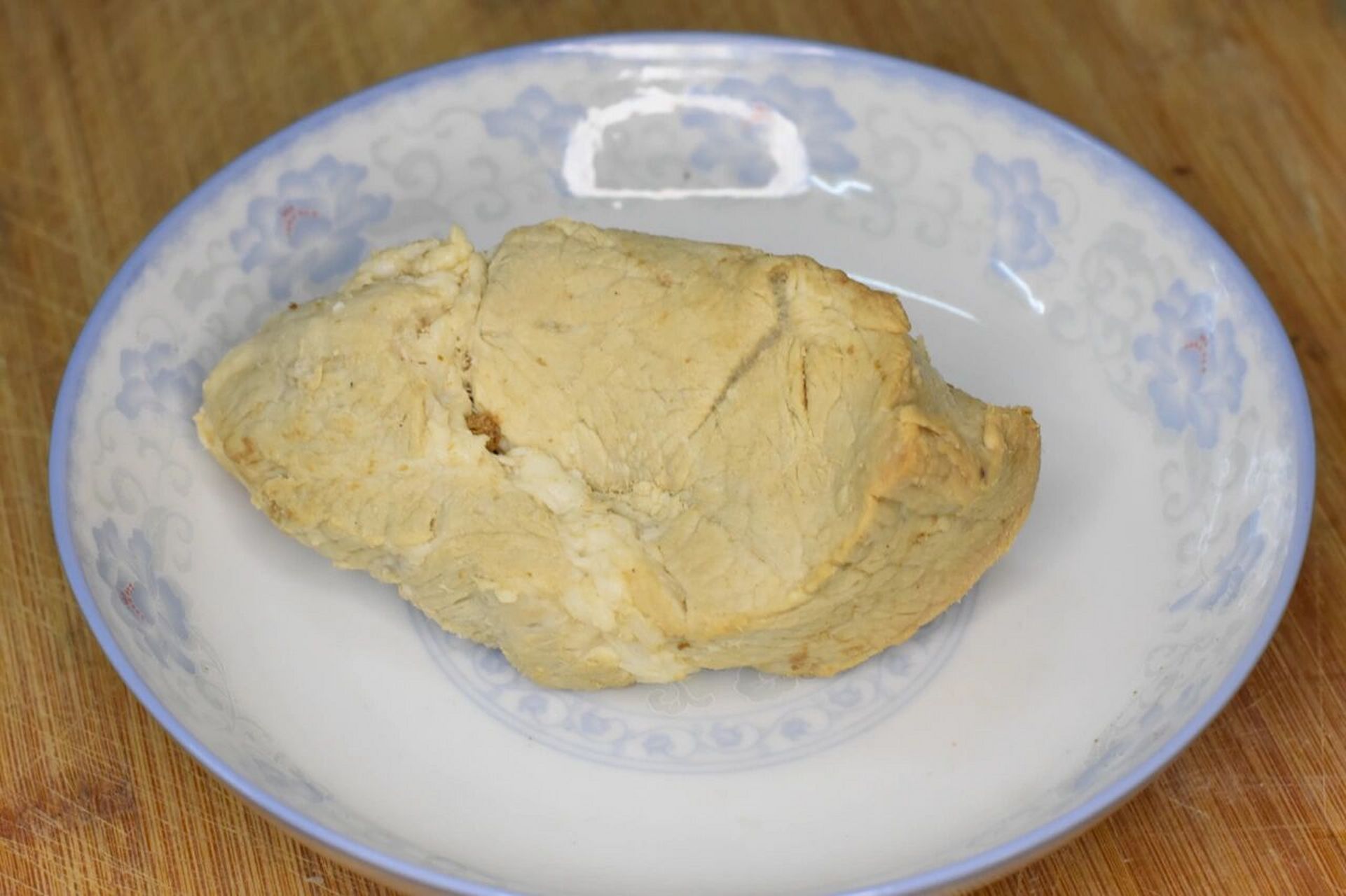 【嵊州美食分享——糟肉】 过年家家户户都会准备的酒糟肉,浓郁的酒香