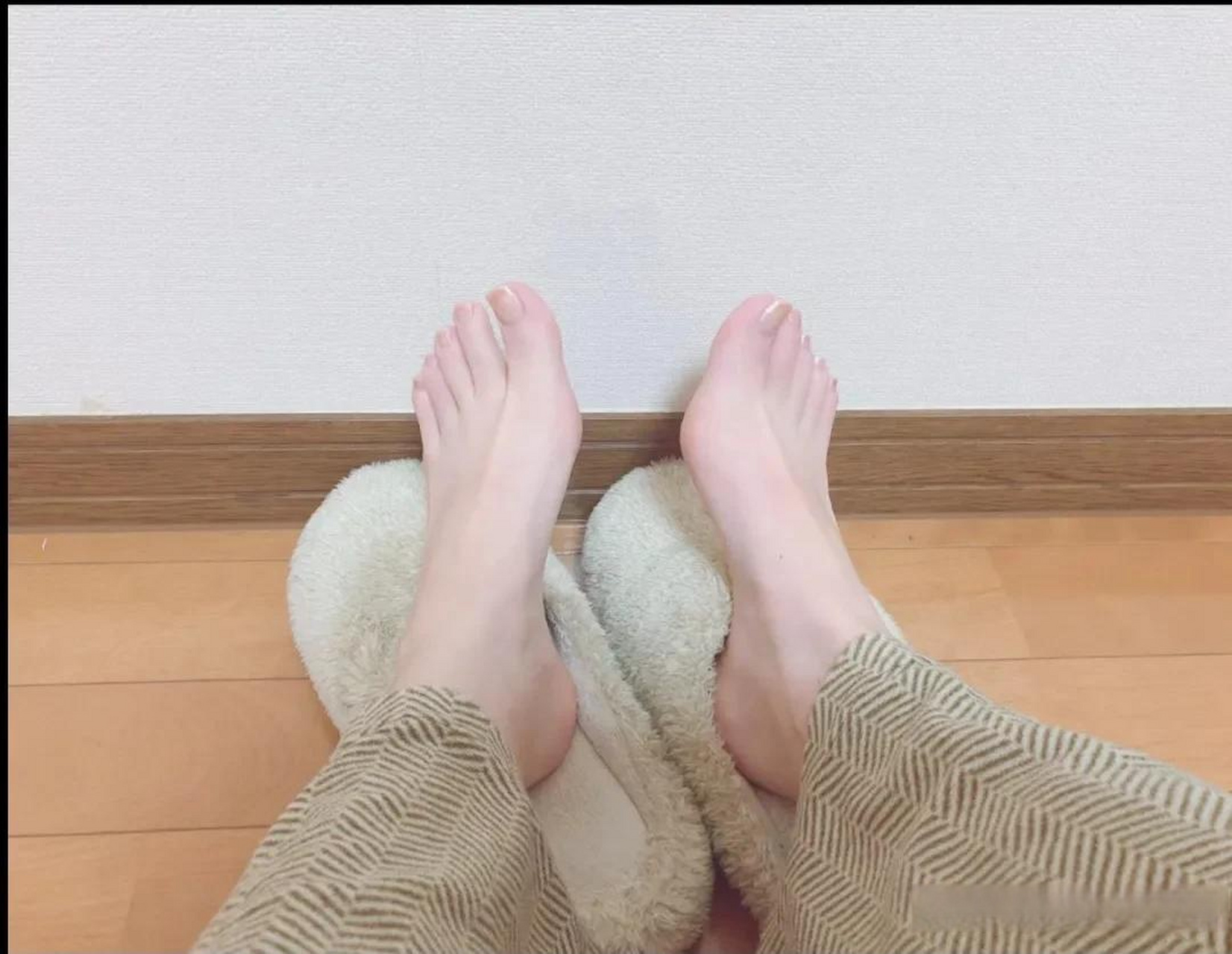 我们有两只脚一只不想上班另一只也不想脚丫照 自由的大脚丫 大脚丫丫